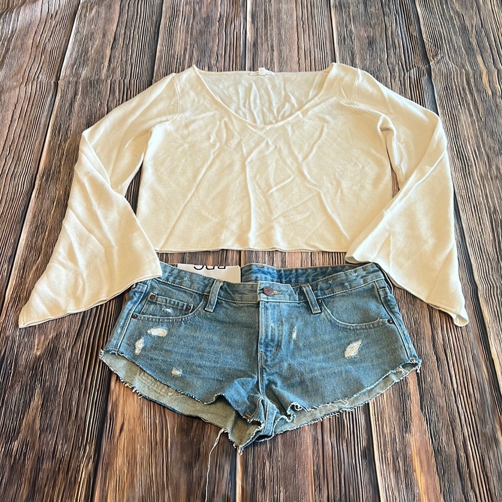 Honey Punch Bell Sleeve Sweater